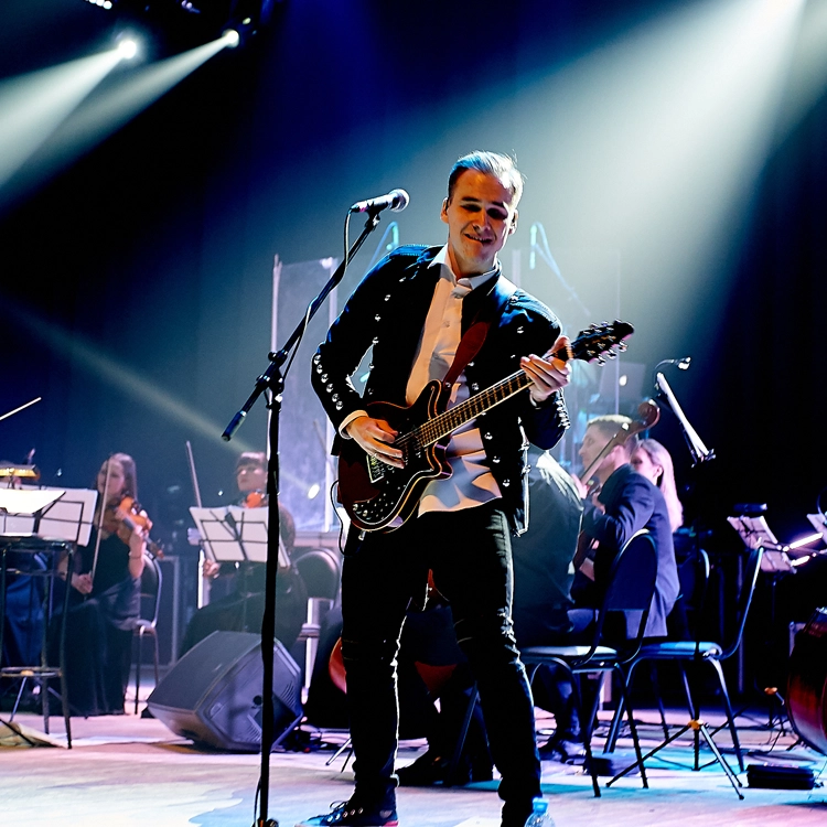 Аникин Владимир - Гитара, Бэк вокал